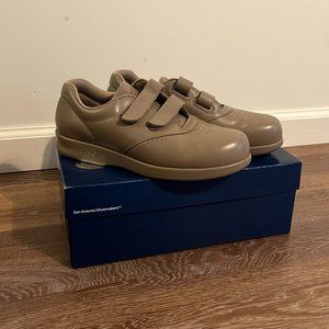 SAS Leather Walking Shoes Women's Size 8.5M